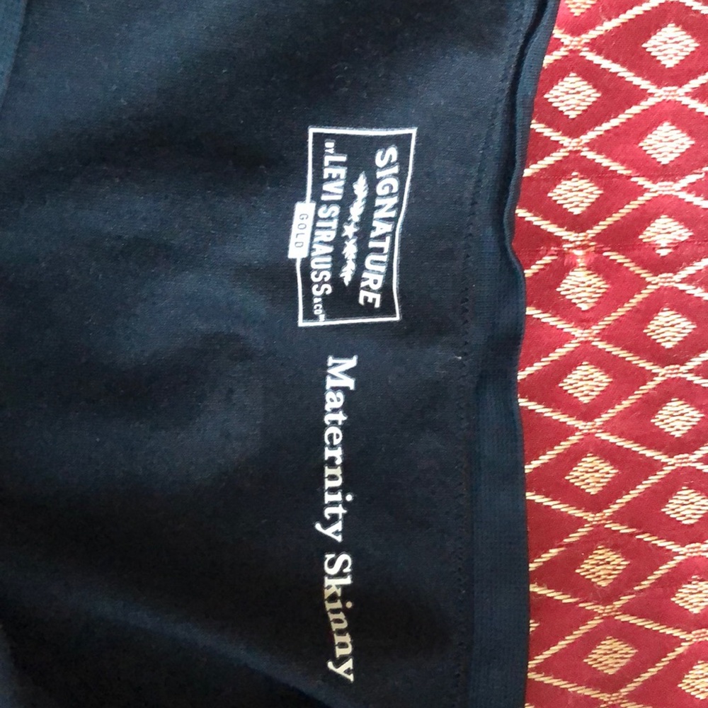 BNWT maternity skinny jeans by Levi Strauss